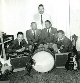 l-r: Dick Bennett, Herbert Shufford, Thomas Hagan, James Ellis, Roland Bennett (standing), early 1960s. Courtesy Dick Bennett.